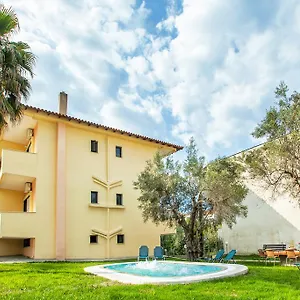 https://lemon-garden-pefkohori.hotelschalkidiki.net